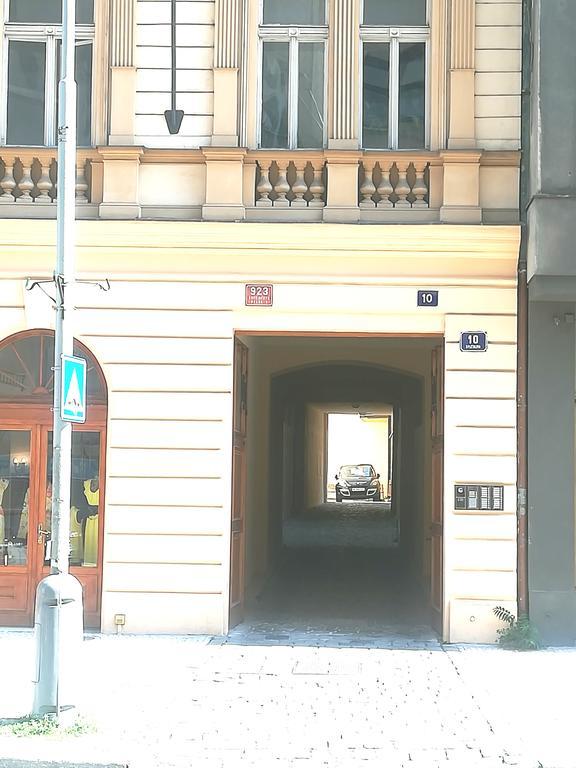 Ferienwohnung Family Duplex On Wenceslas Square Prag Exterior foto