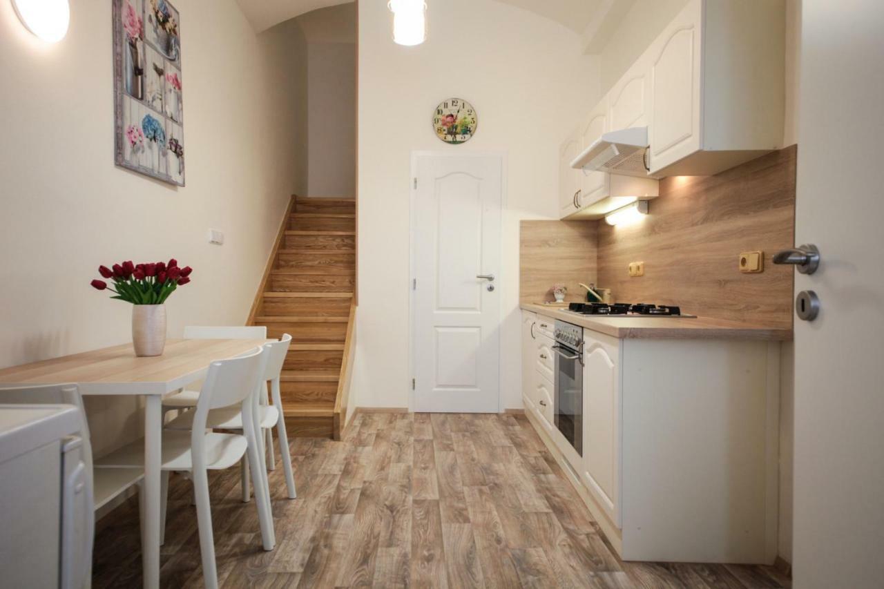 Ferienwohnung Family Duplex On Wenceslas Square Prag Exterior foto