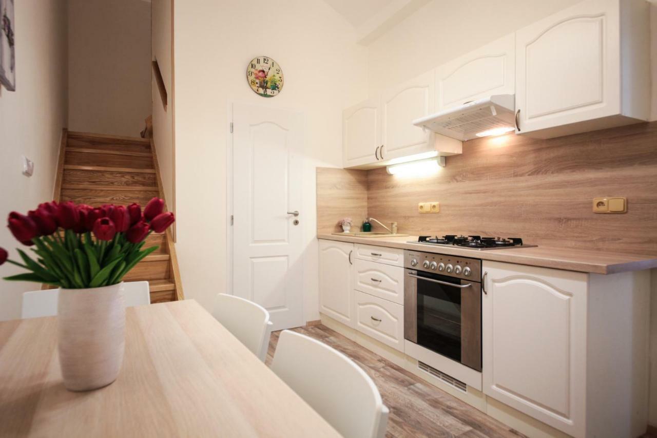 Ferienwohnung Family Duplex On Wenceslas Square Prag Exterior foto